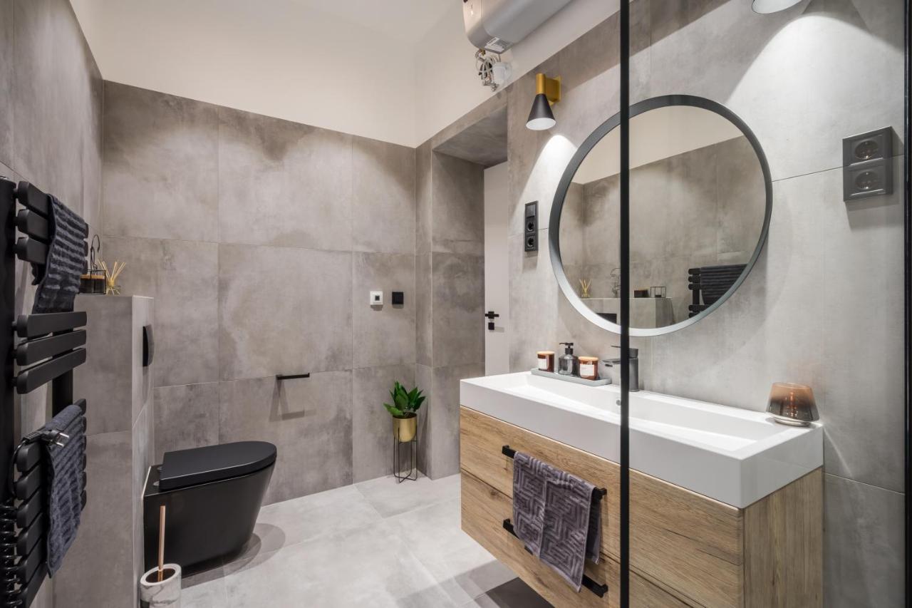 Tilia Luxury Apartment - 3 Bedrooms With Ac Budapest Bagian luar foto