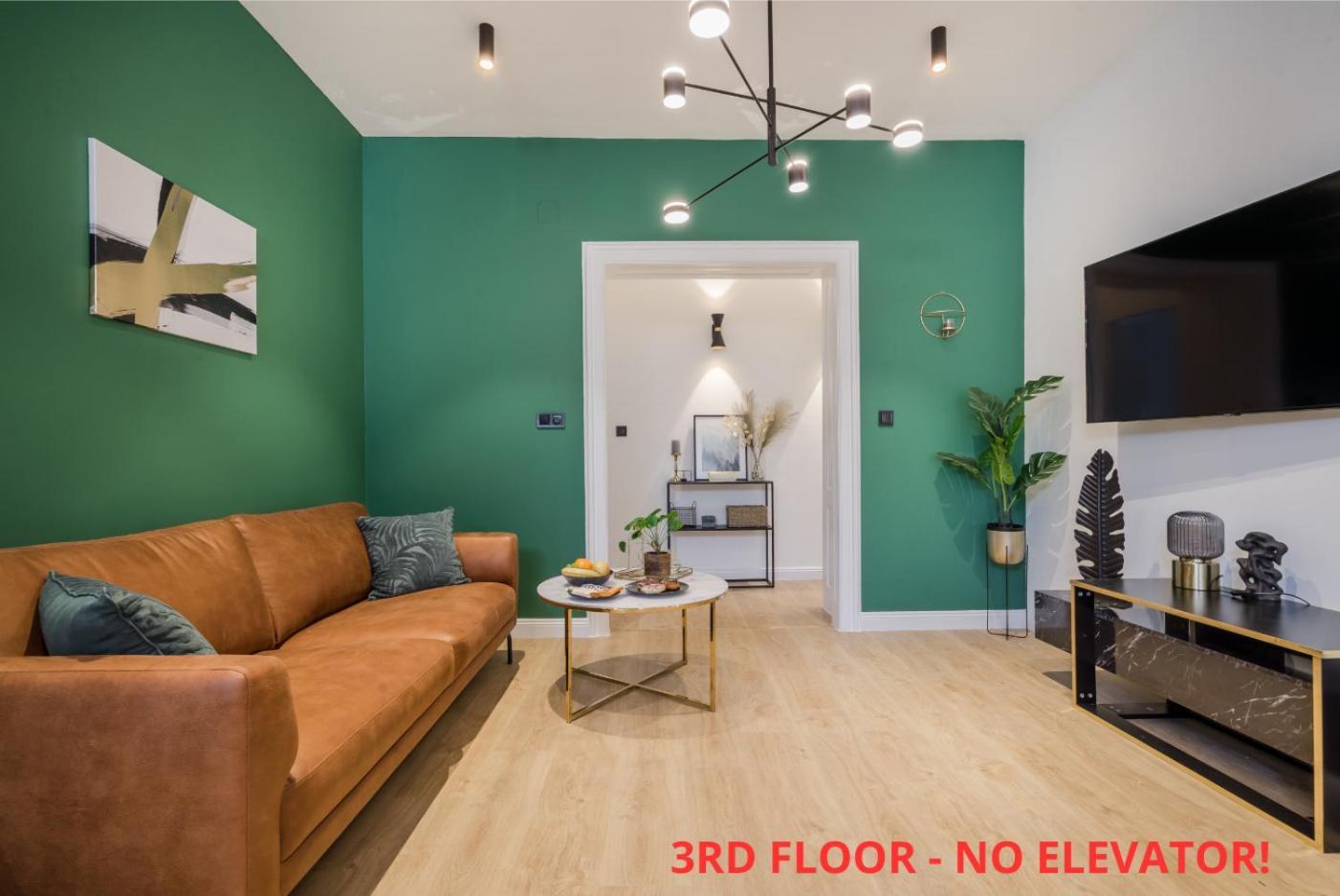 Tilia Luxury Apartment - 3 Bedrooms With Ac Budapest Bagian luar foto